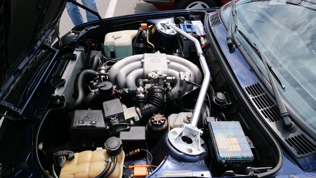 Poškodený chladič predstavuje riziko pre celý motor.
